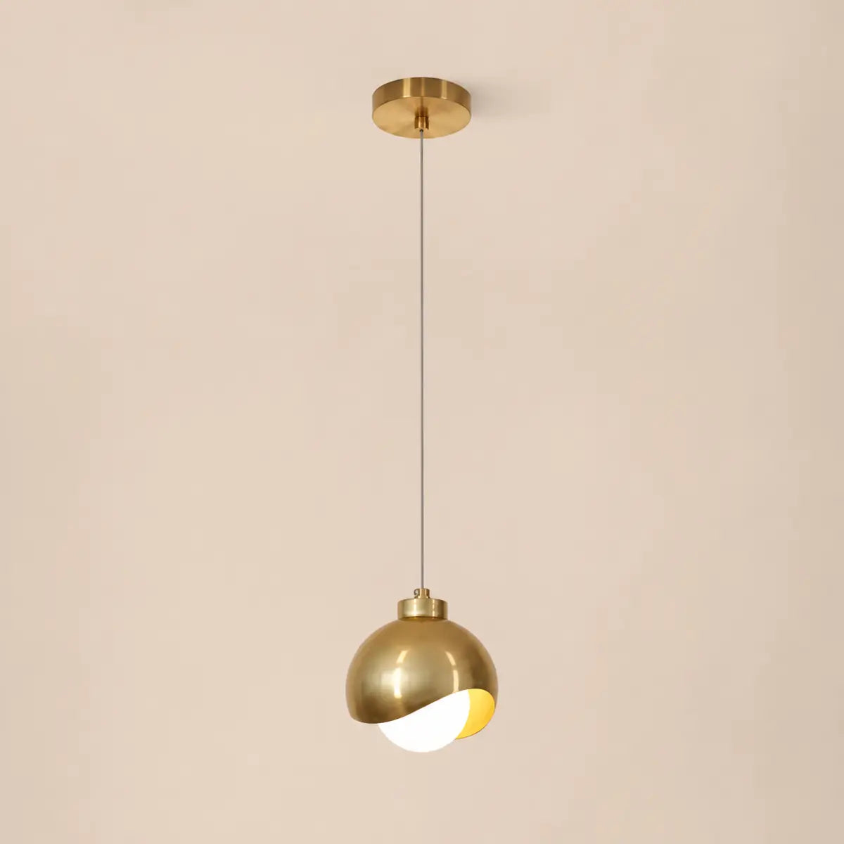 Goldene Glaskugel-Pendelleuchte, 1-flammige Ausführung