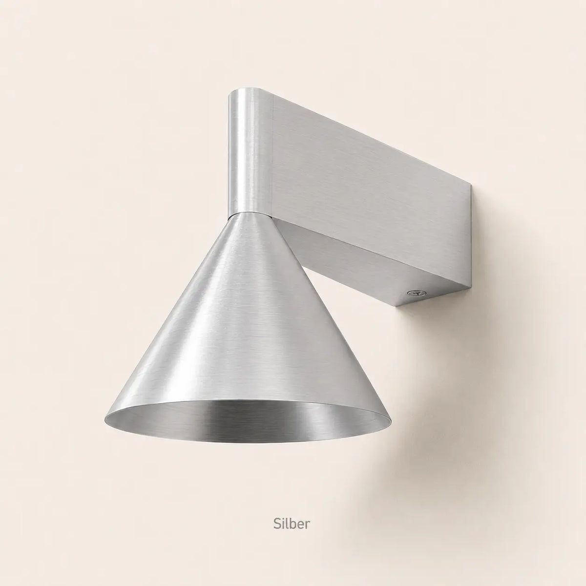 Silberne konische Aluminium-Wandleuchte mit gerichteter Lichtabstrahlung