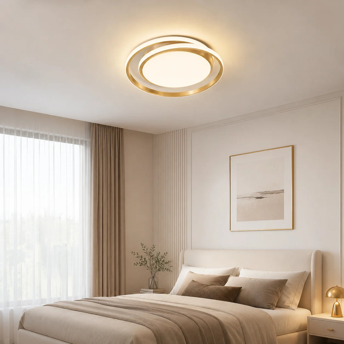 Goldene LED-Deckenleuchte im Schlafzimmer