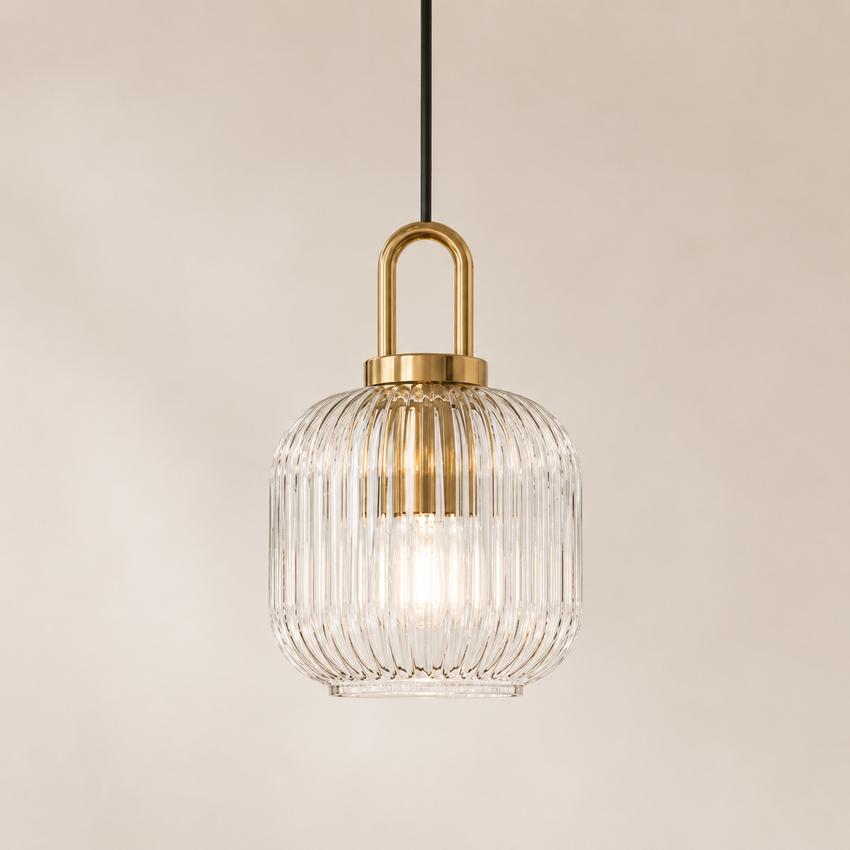 Gerippte E27-Glas-Pendelleuchte in Trompetenform mit goldfarbenen Details