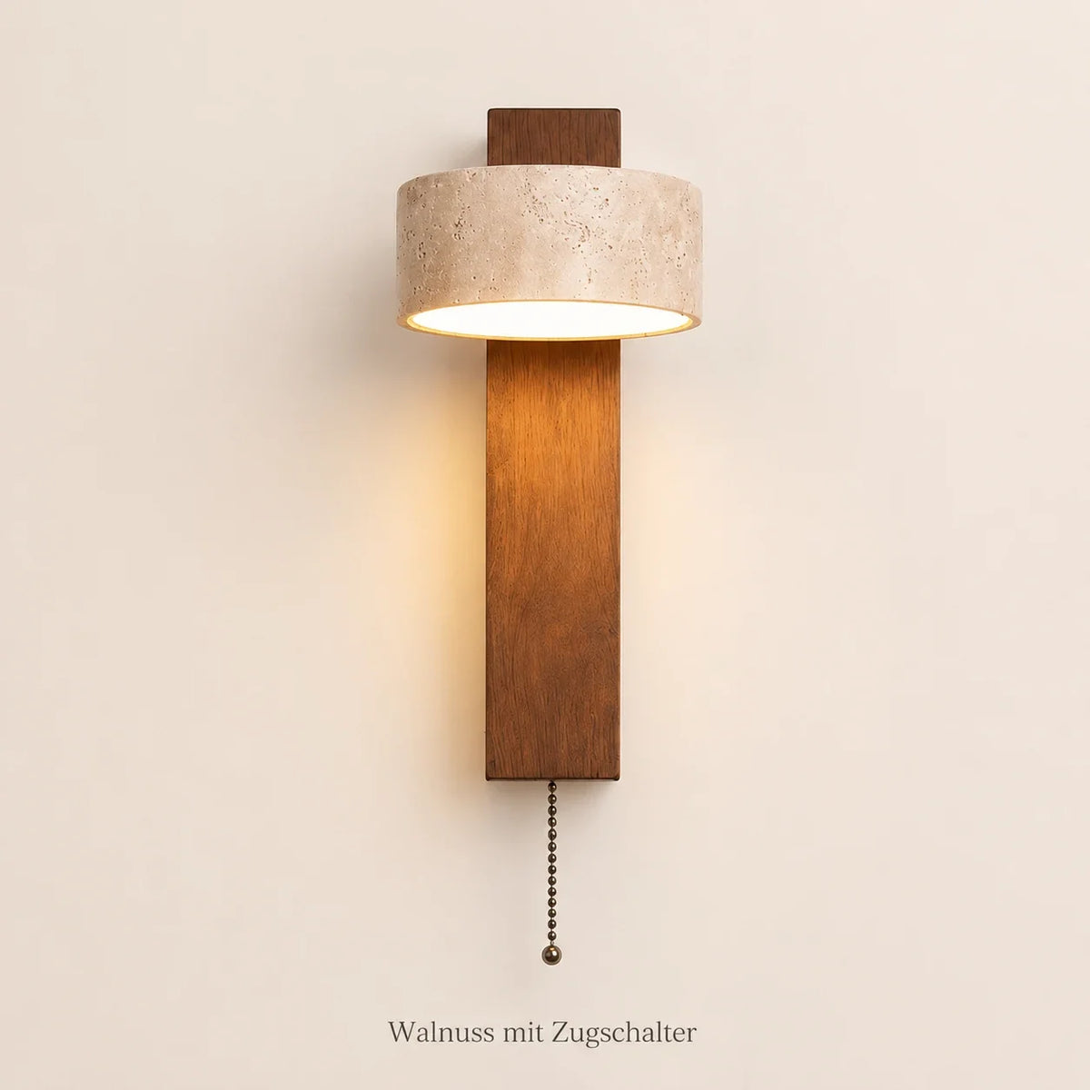 Wabi-Sabi-Wandleuchte aus Travertin und Walnussholz mit Zugschalter